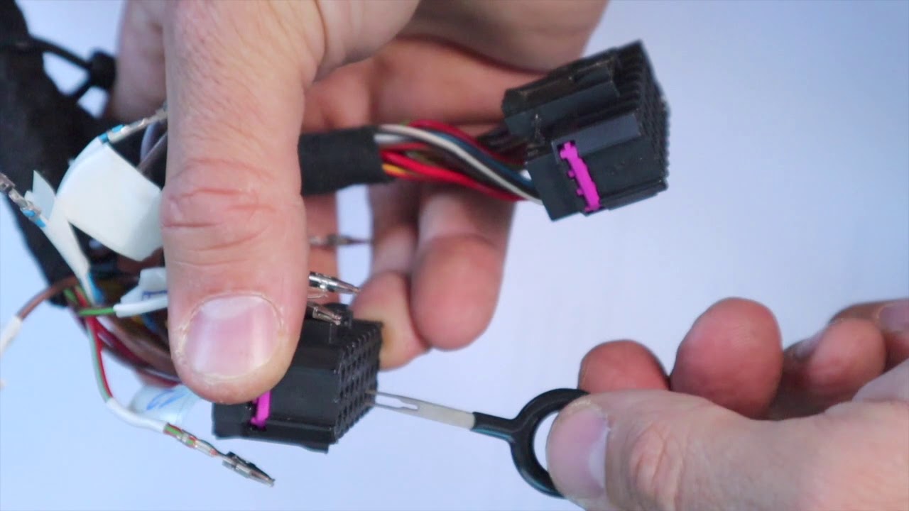 Enlever cosses fiche de faisceau &eacute;lectrique auto