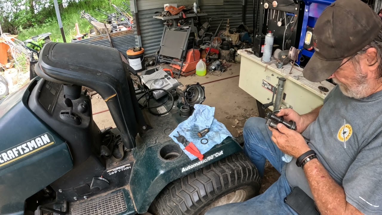 Broke Axle 721 Grasshopper With Eaton 771 Transaxle.