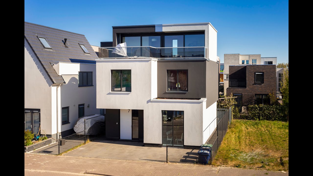 Vrijstaande villa verkocht aan het Homeruskwartier in Almere Poort