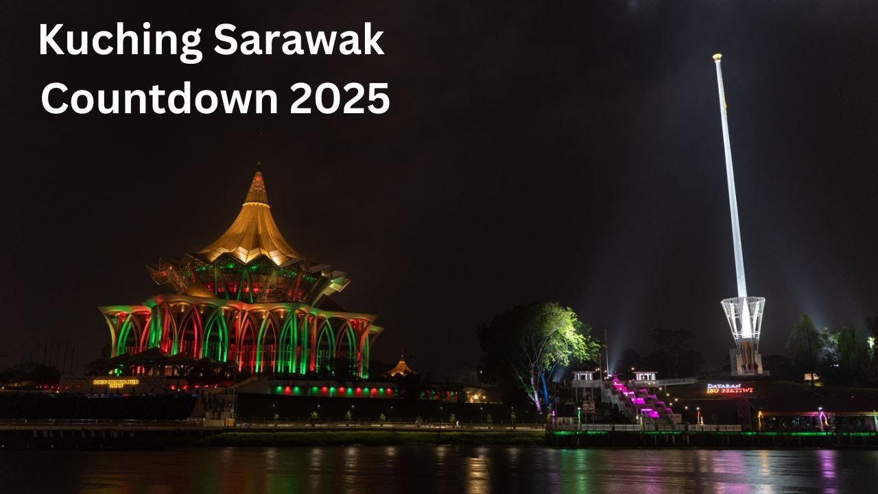 Fireworks Countdown Show in the Rain Kuching Sarawak,  Malaysia 🇲🇾 2025 Happy New Year