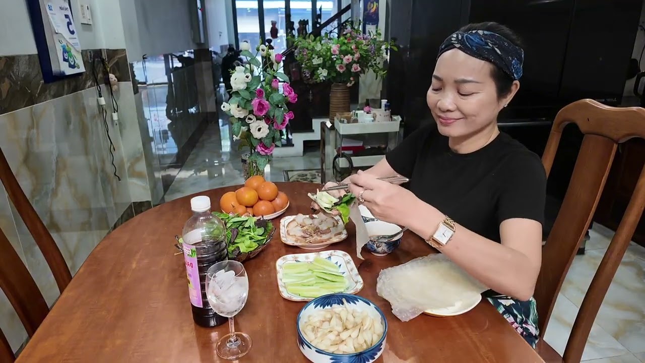 Thương thức Món ăn đặc trưng ngày Tết,thịt heo ngâm mắm cuốn bánh tráng 