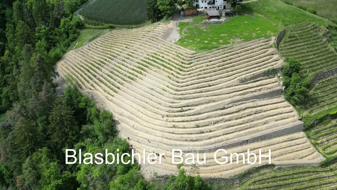 Ein neuer Weinberg entsteht - Weinbau Eisacktal in Südtirol - Blasbichler Bau