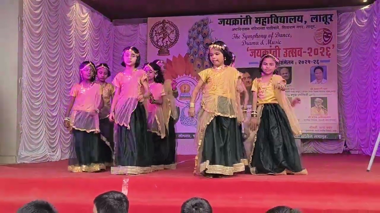 Class 2nd girls राधे राधे 