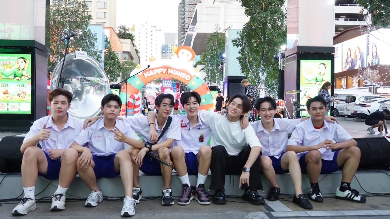 All Season Band & Smart (Love is) @Siam Square - 29 December BE 2568 [Full Performance]