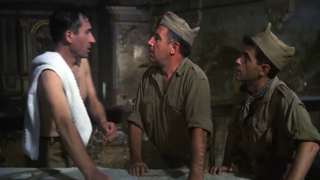 COMEDIA DRAMA GRANDESPELIS Teniente Broseta, brigada Castro y pelot&oacute;n - La vaquilla 1985