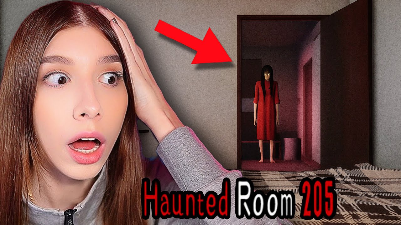QUALCOSA DI TERRIFICANTE MI OSSERVA nel mio NUOVO APPARTAMENTO… | Haunted Room 205