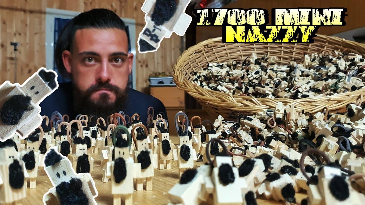 UN ESERCITO DI MINI ME, IN LEGNO ! .FAI DA TE. (portachiavi fatti a mano) più di 1.700 !!😱