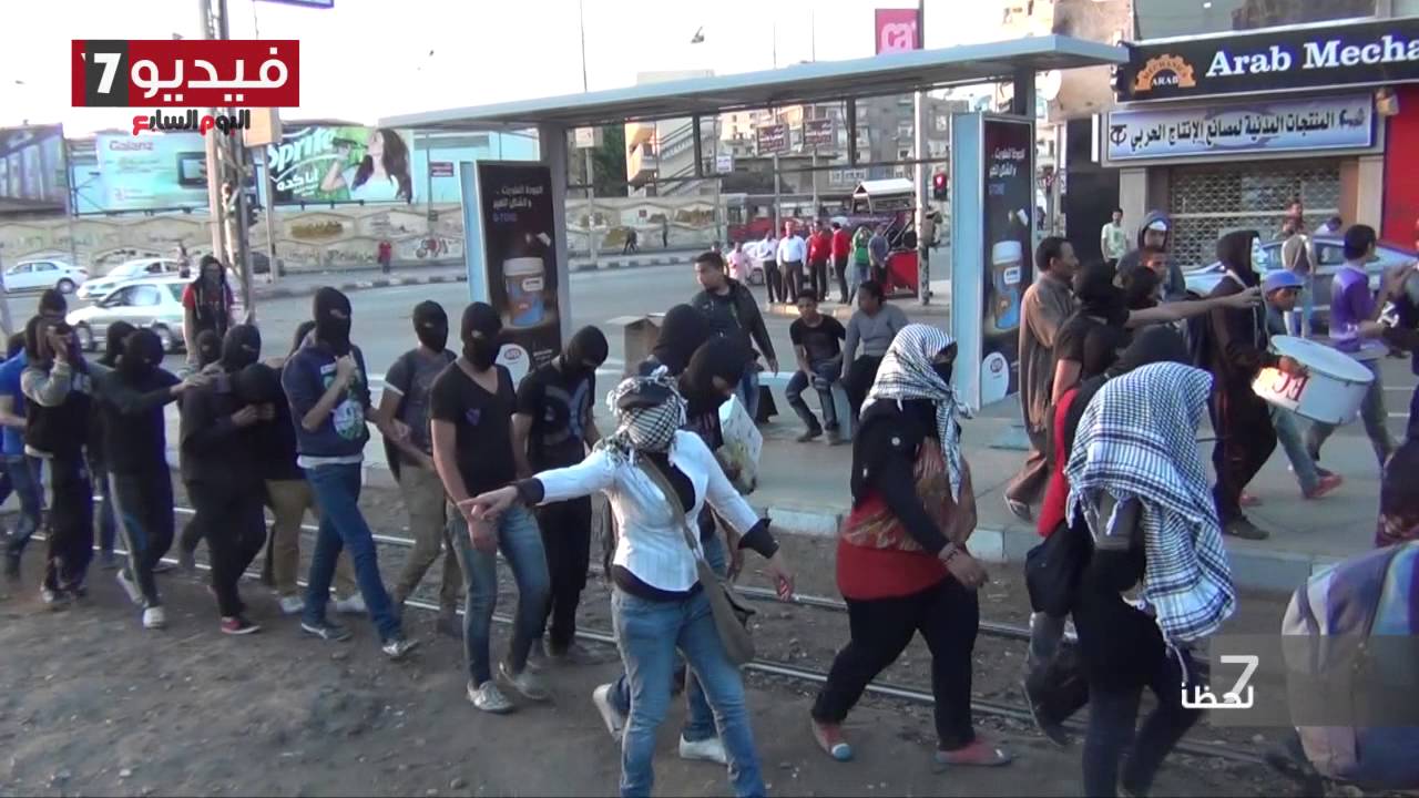 استعداد الـ  بلاك بلوك  لدخول محيط قصر الاتحادية1