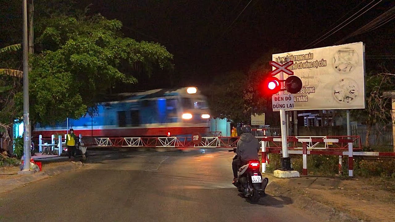 [05/02/2024] Những chuyến tàu khách tại Gia Ray đêm mồng 08 & sáng mồng 09 Tết