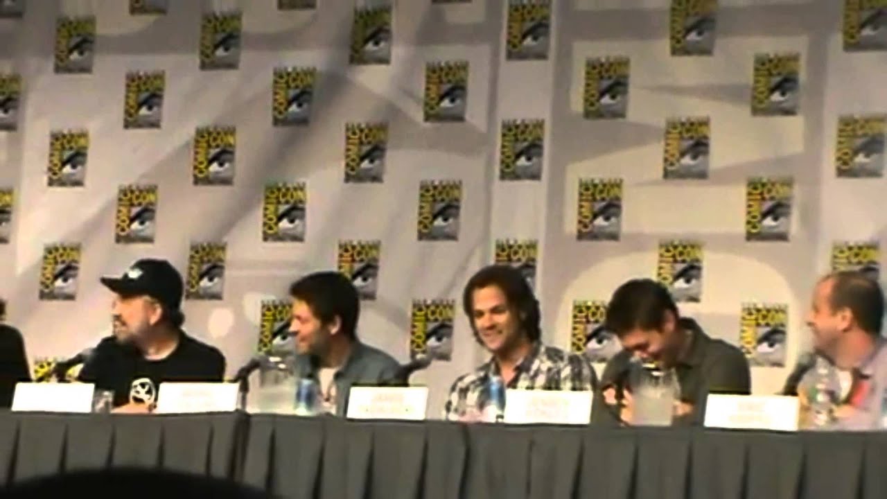 Jensen Ackles, Jared Padalecki, Misha Collins and Jim Beaver at comic con 2010 Full length