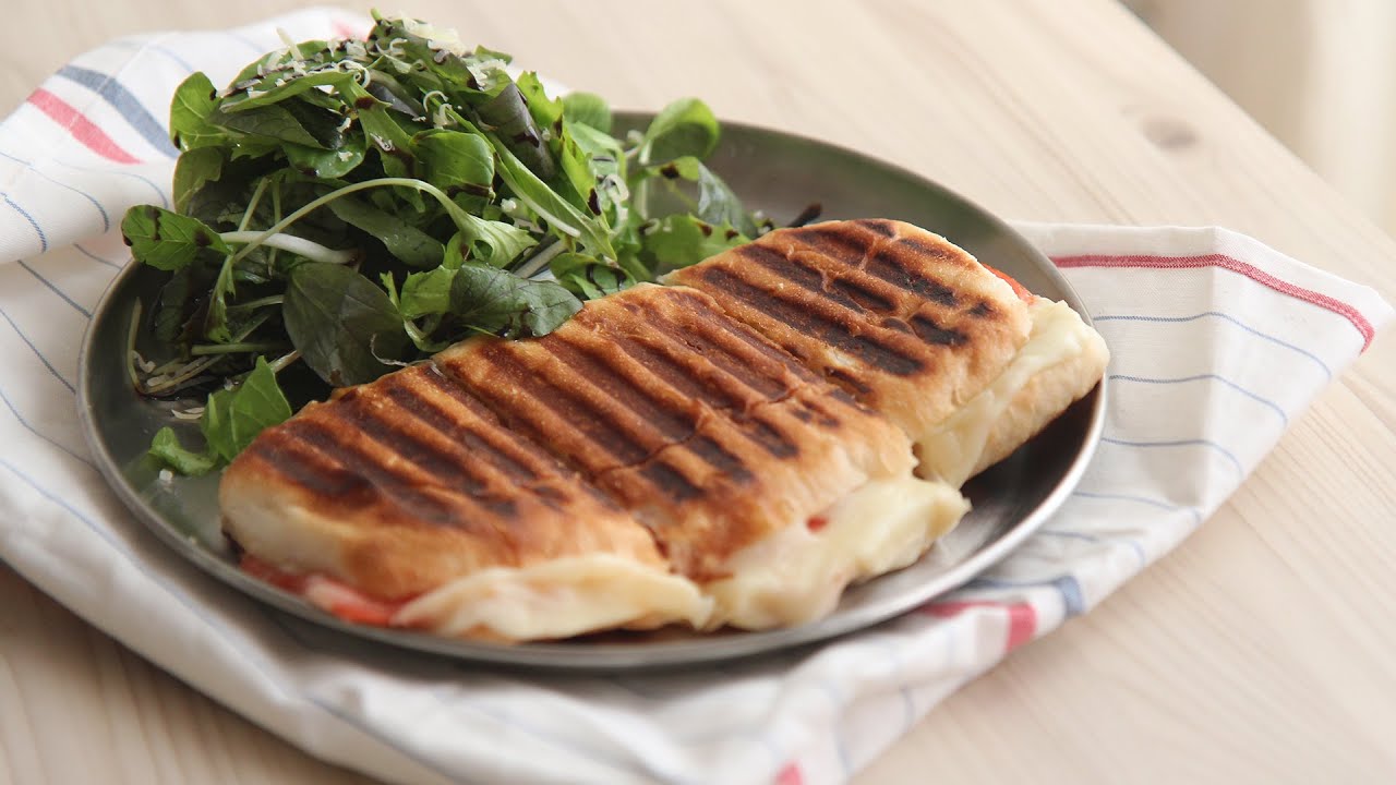 [SUB] 토마토 모짜렐라 파니니 / Grilled tomato mozzarella panini