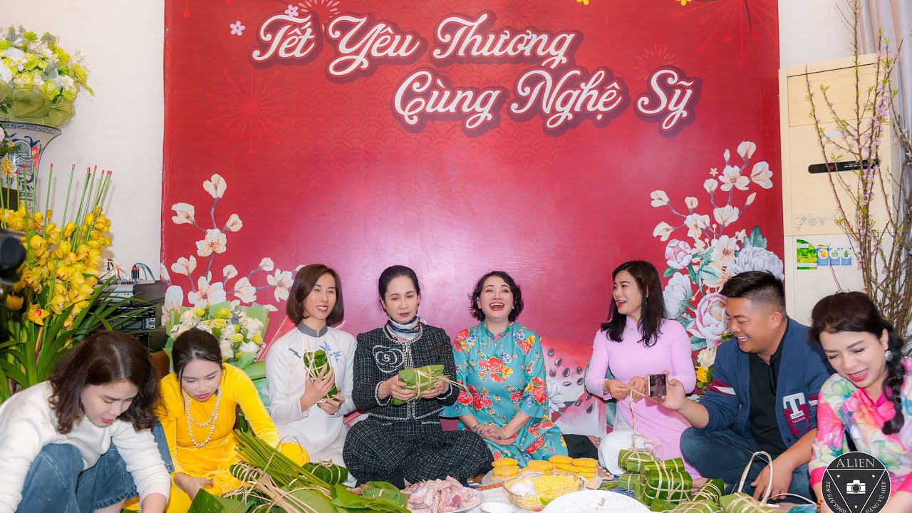 SAPA TV | CUNG TIẾN CÂY NHẤT CHI MAI KHỦNG Ở ĐỀN ÔNG HOÀNG BẢY BẢO HÀ & TẾT YÊU THƯƠNG CÙNG NGHỄ SỸ