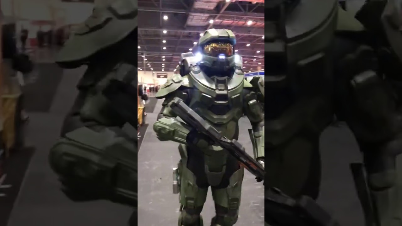 Master Chief Cosplay at London Comic Con from Iconic Heroes Costumes.