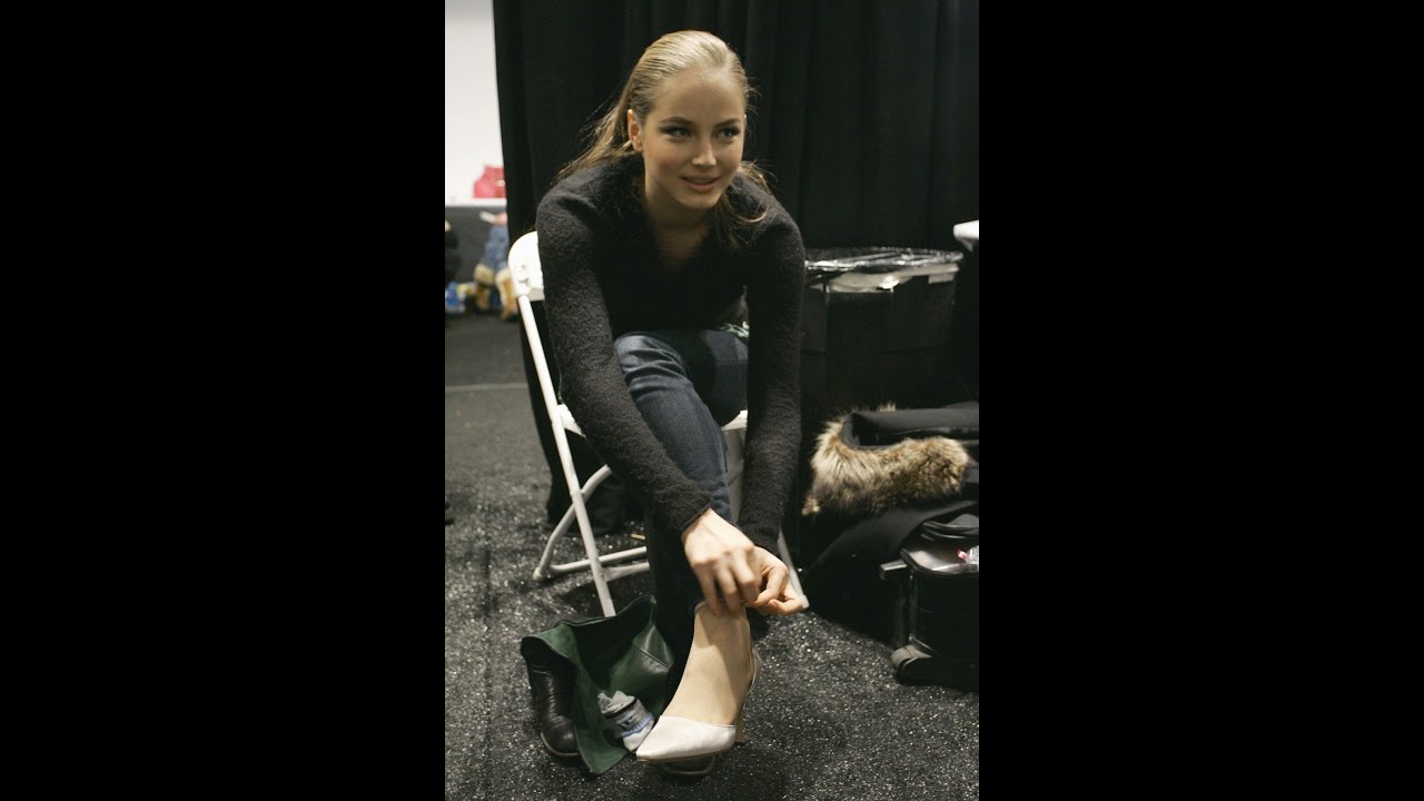 Ruslana Korshunova... Backstage(Part 1)...