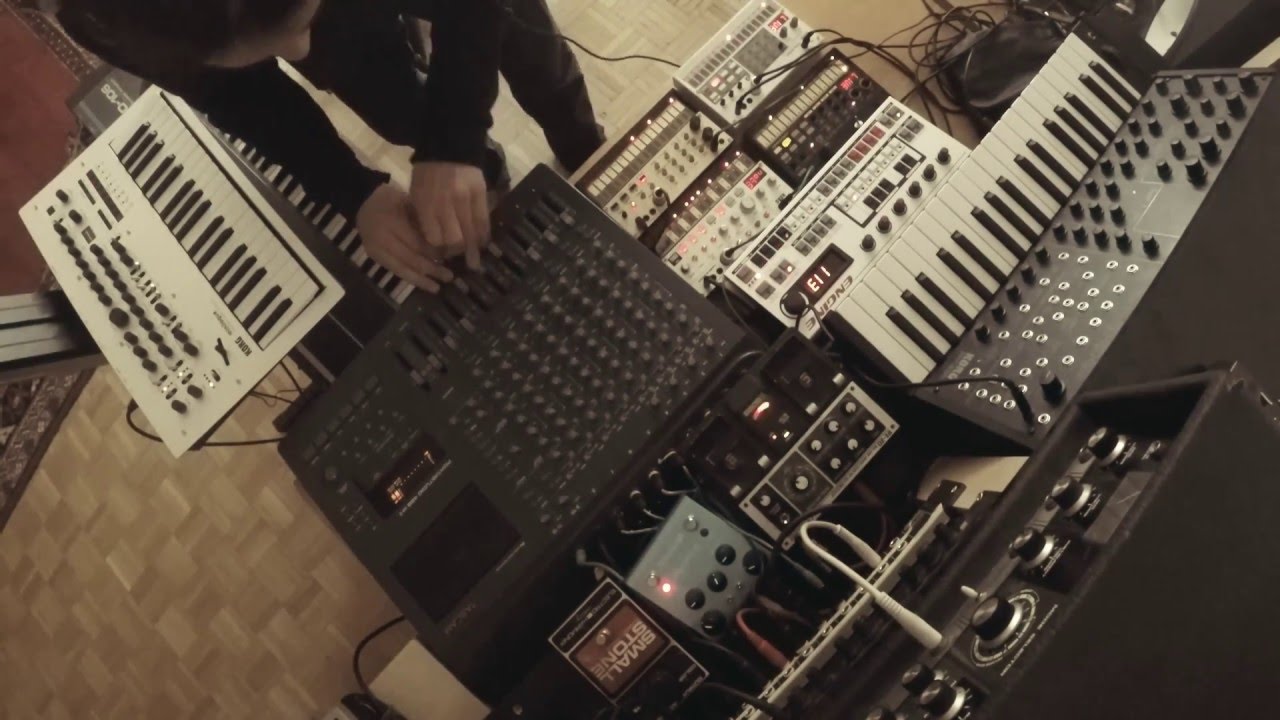 live dark dub techno session #5 (Minilogue, Juno 106, Volcas, MS20 Mini, Space Echo)