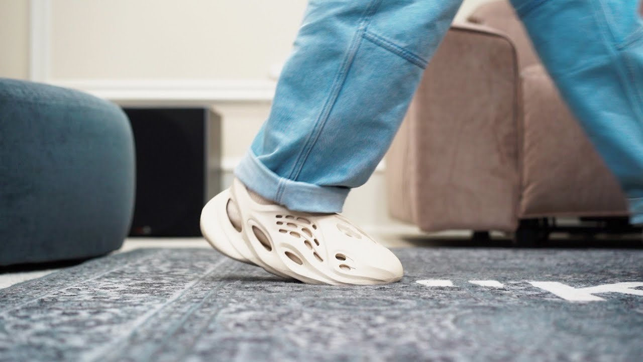 洞洞鞋大比拼！5双市面上最火爆的洞洞鞋穿着心得分享！