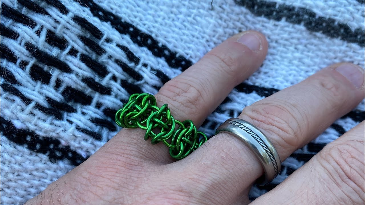 How to create a Chainmail Fidget Ring. Full tutorial plus some light-hearted banter. 