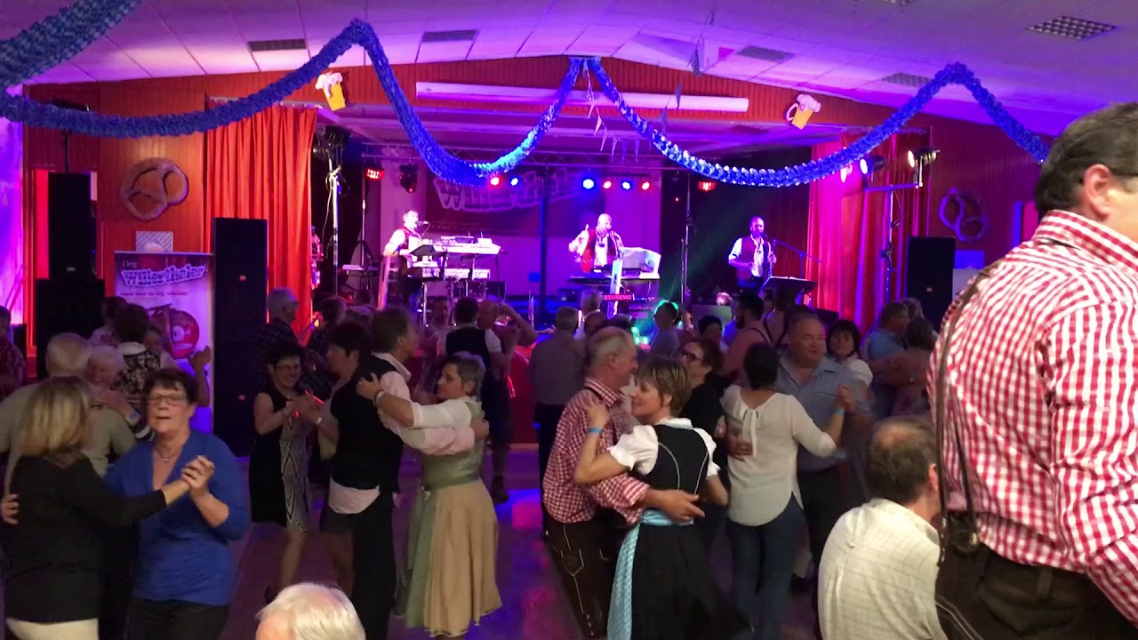 Oktoberfest à Roppenheim animé par les Orig Willerthaler interprètent Jetzt geht los