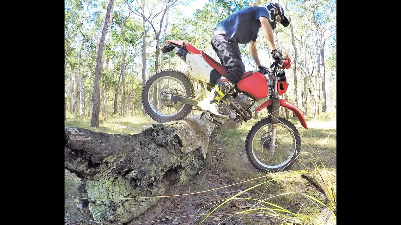 Log hop, log jump, log ride, enduro cross training