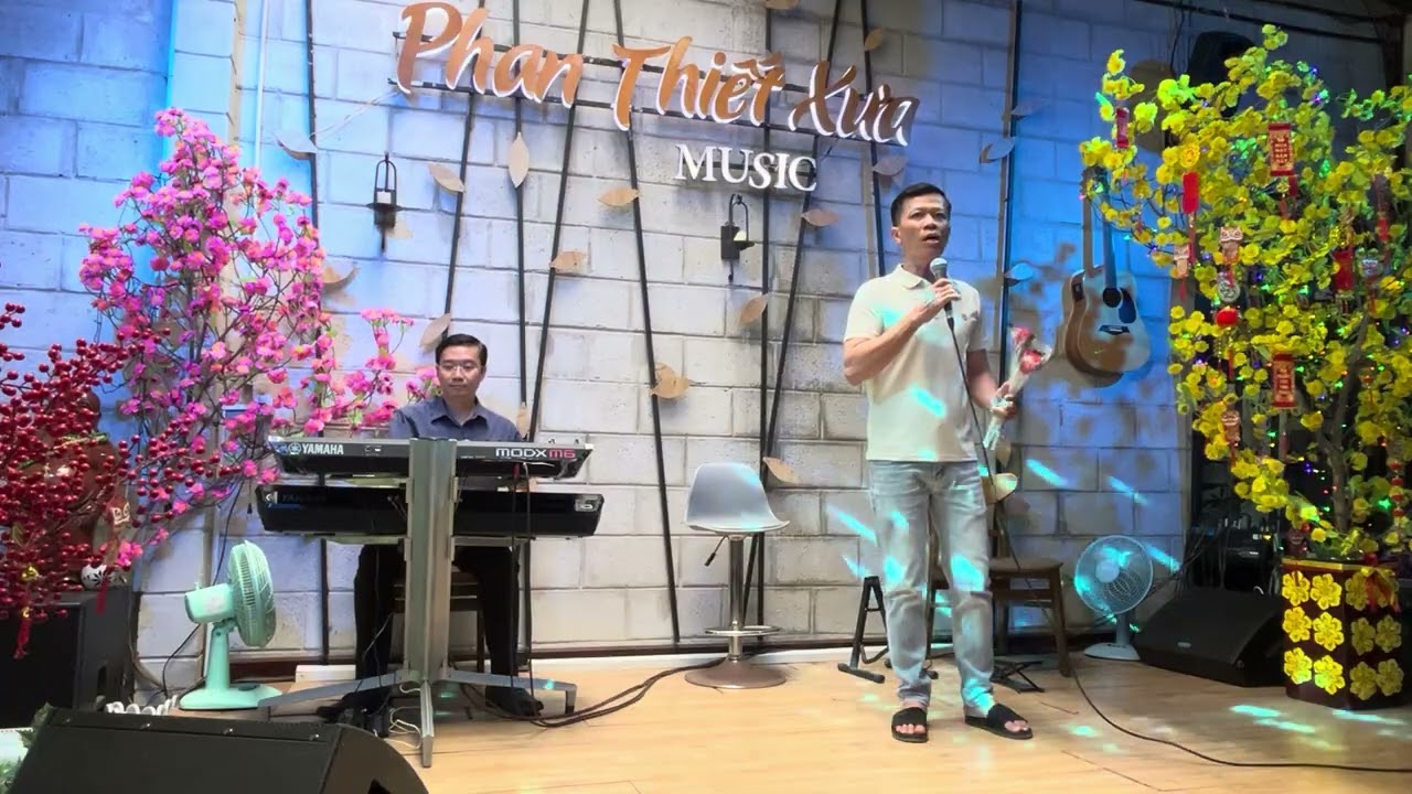 Yêu Em Giữa Đời Quên Lãng - Công Chính