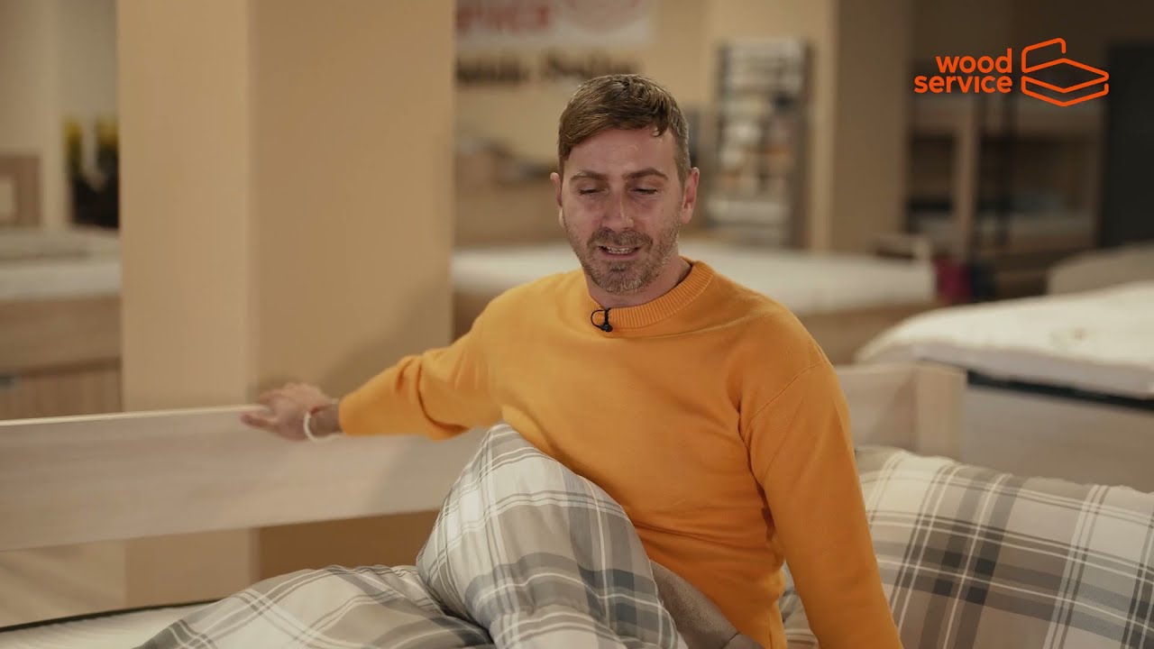 Štefan Martinovič kupuje rozkladaciu posteľ Betka