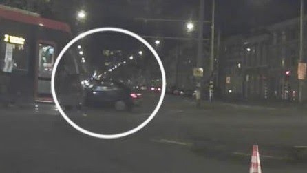 Tram ramt auto