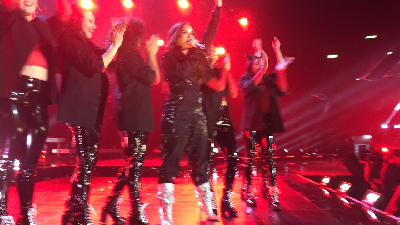 Demi Lovato - (Premios Telehit 2017)