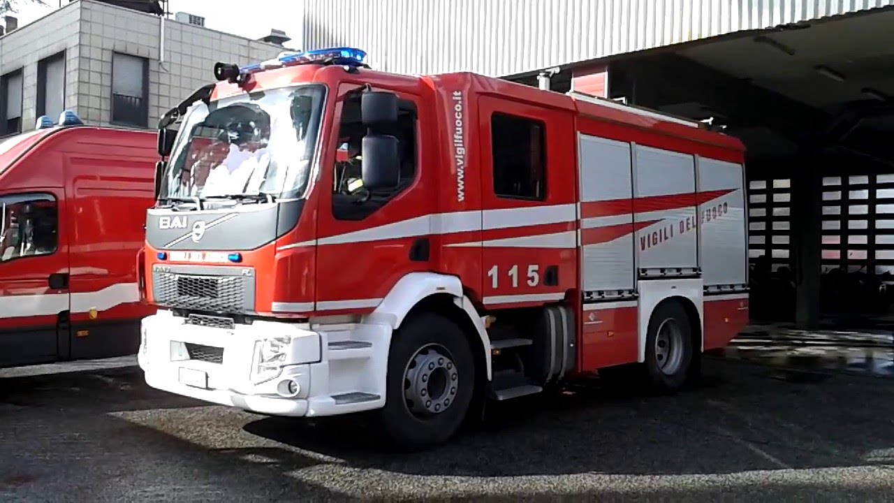 *NEW* VvF - Prima partenza in sirena nuova APS Vigili del Fuoco (6A-Nomentano)