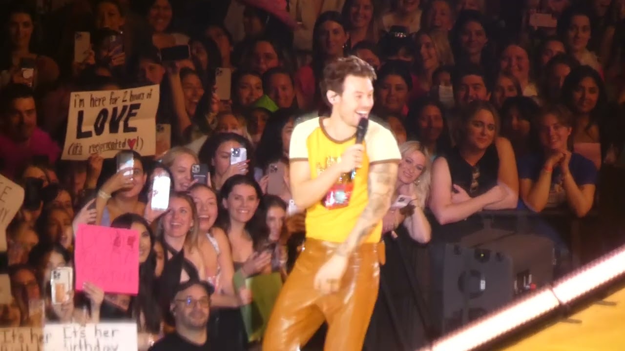 Harry Styles, Reading Signs, HSLOT, Los Angeles, CA N13, 1/26/2023