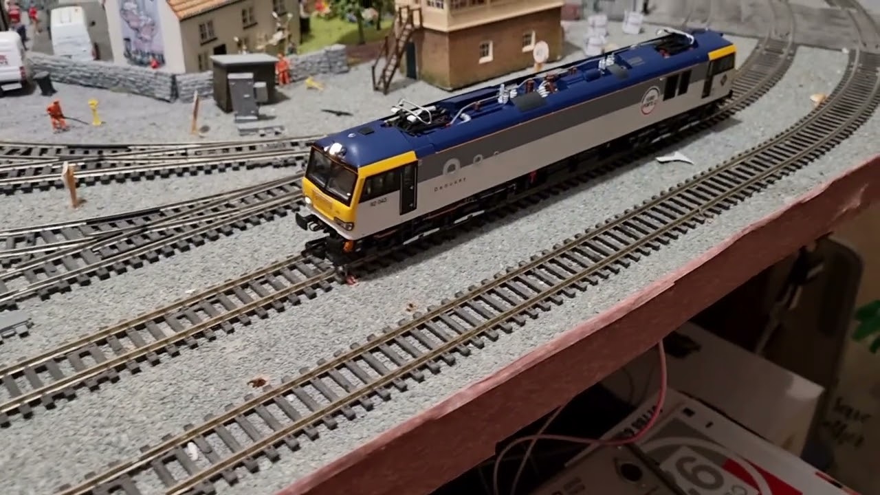 92043 pantograph operation and horn