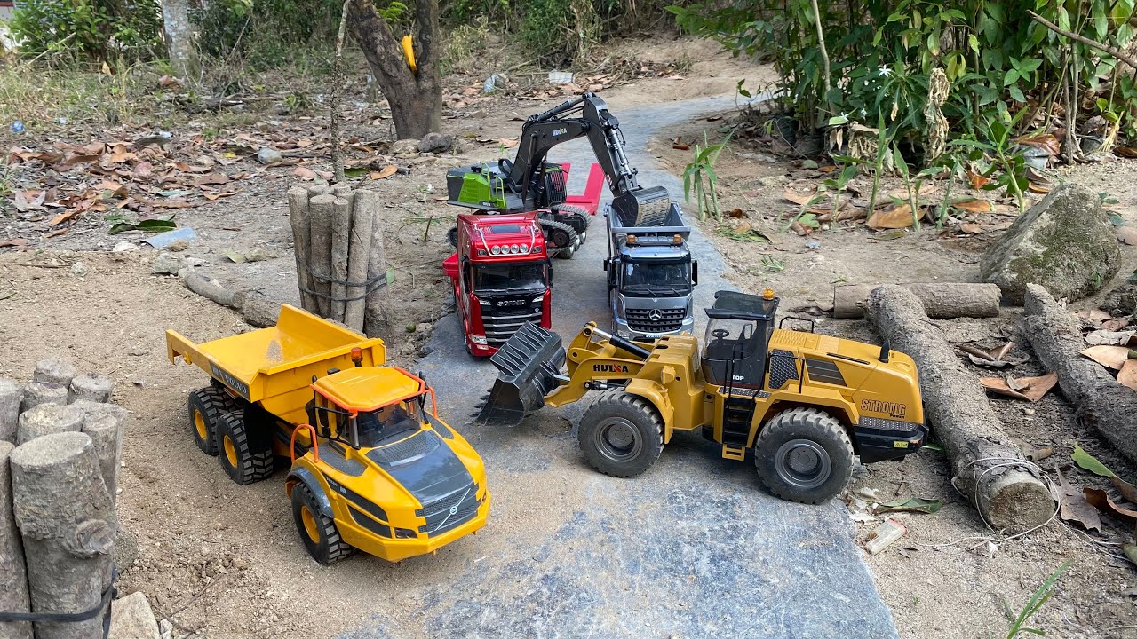 Aksi #104 Dump Truk RC Huina 1536, Truk Merci Muatan Tanah Merah Bangunan Excavator Besar Huina 1593