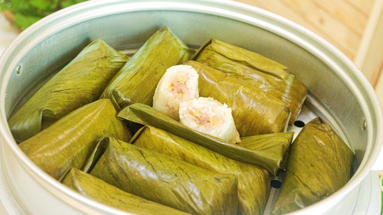 Steam Sticky Rice with Banana(Num Ansom Chek)-Banana in Sticky Rice
