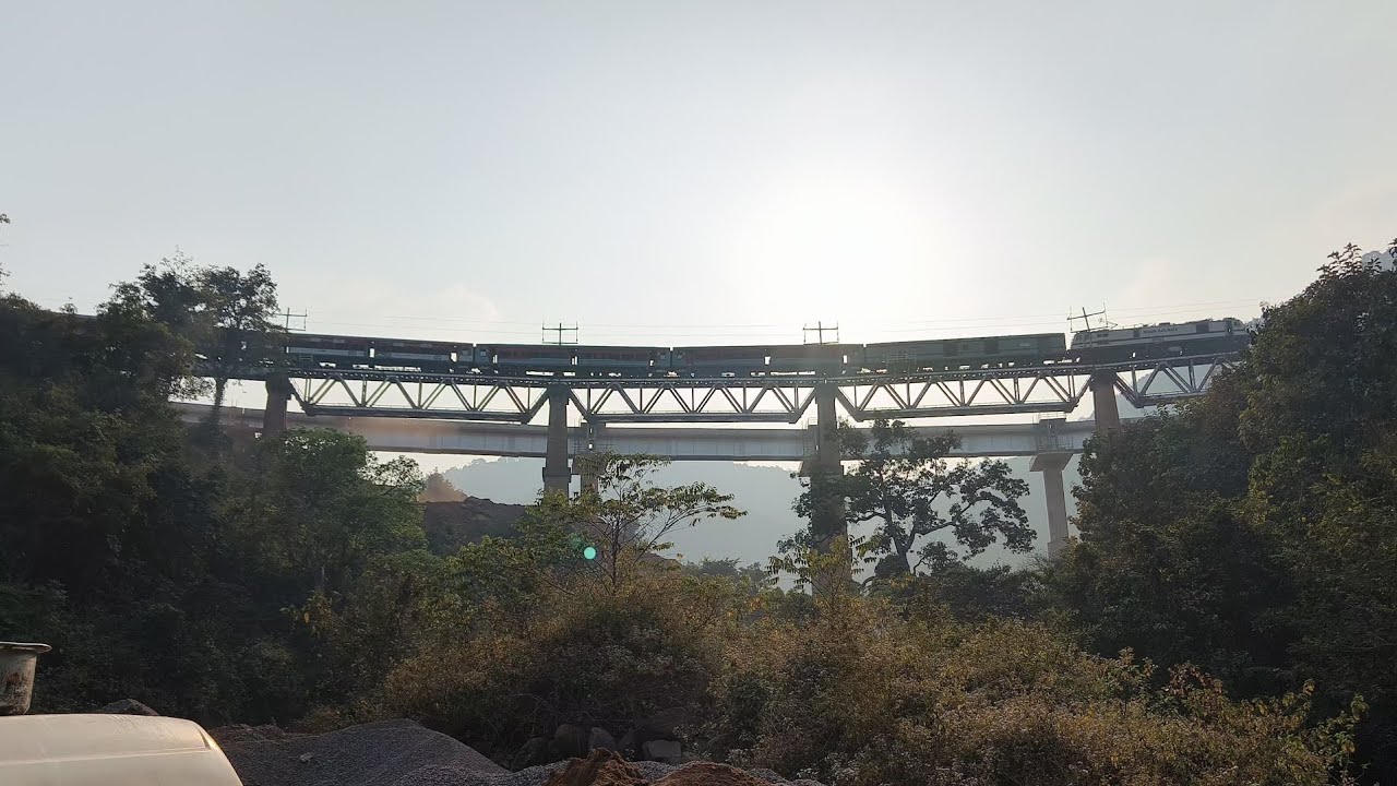 |Crossing Train's at the famous Maliguda Tunnel Bridge||Gaming With Varun| GWV|