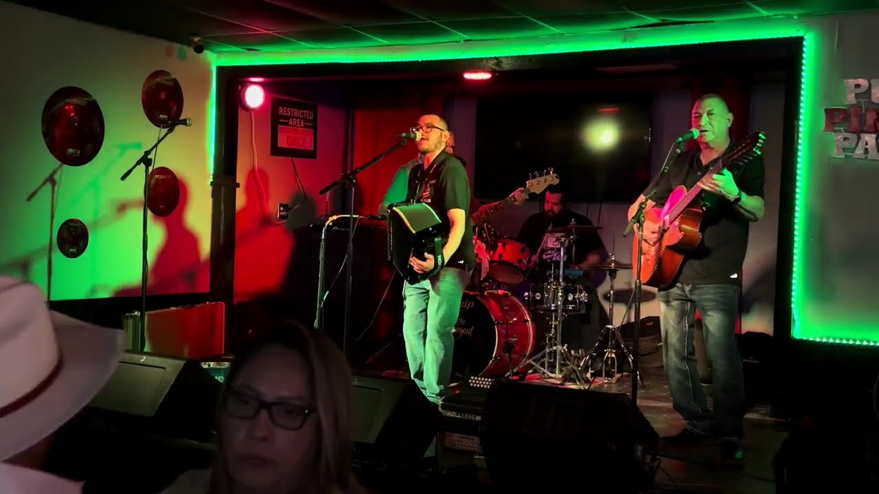 Los Rumores de Houston @ The Hangout Sports Bar 