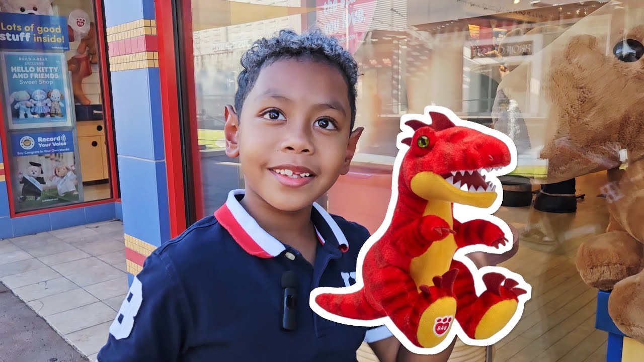 I Built a DINOSAUR at Build-A-Bear! 🦖🧸