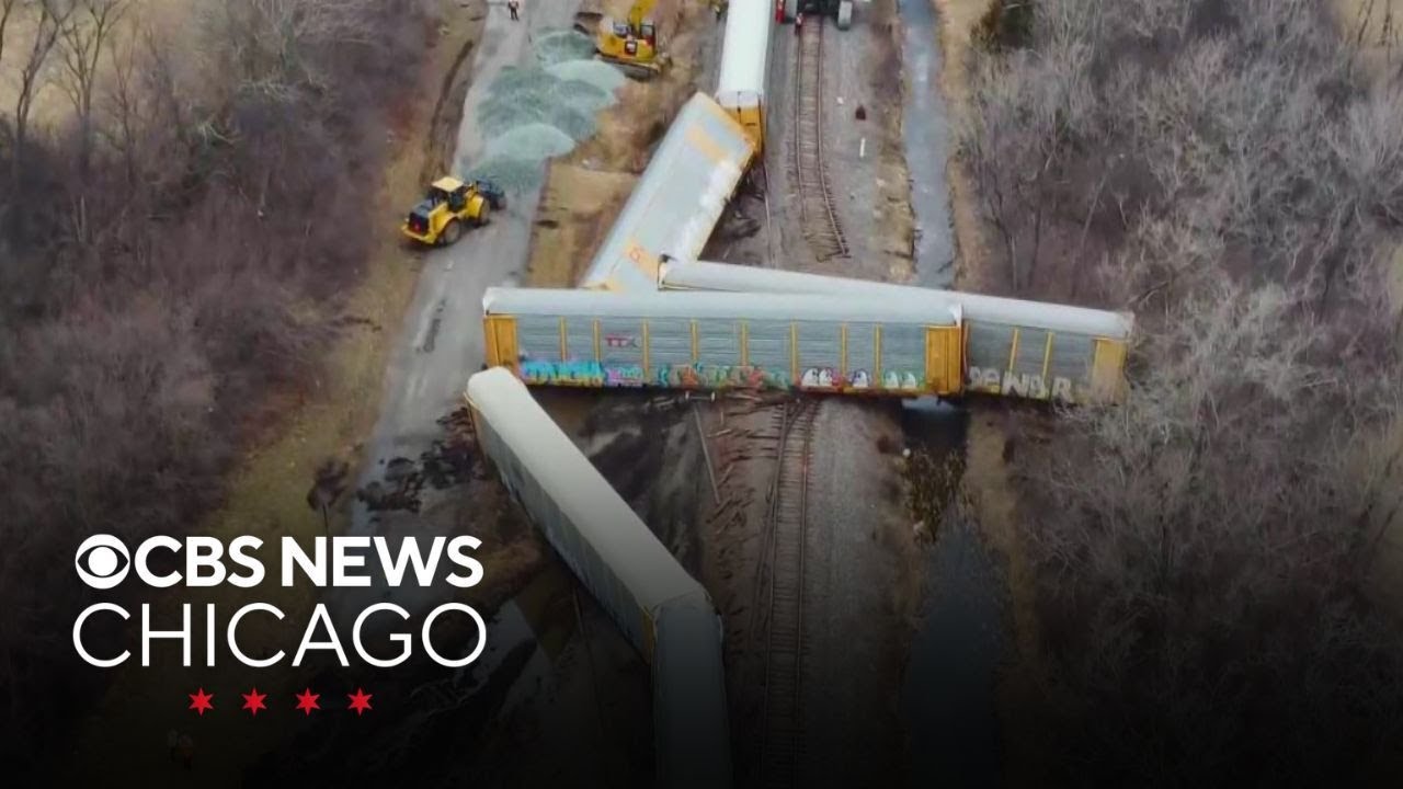 CSX freight train derailment causes disruptions in Chicago's south suburbs
