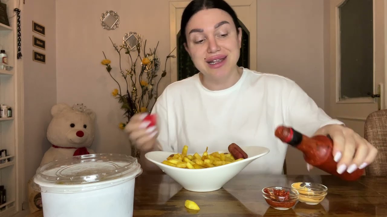Sosis tabağı ( mukbang)
