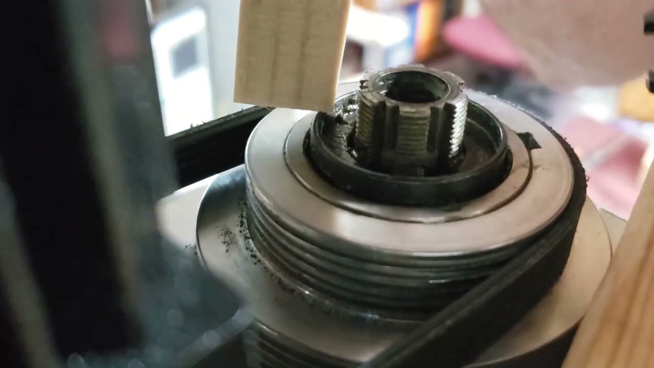 REMOVING THE SPINDLE ON PM-25MV