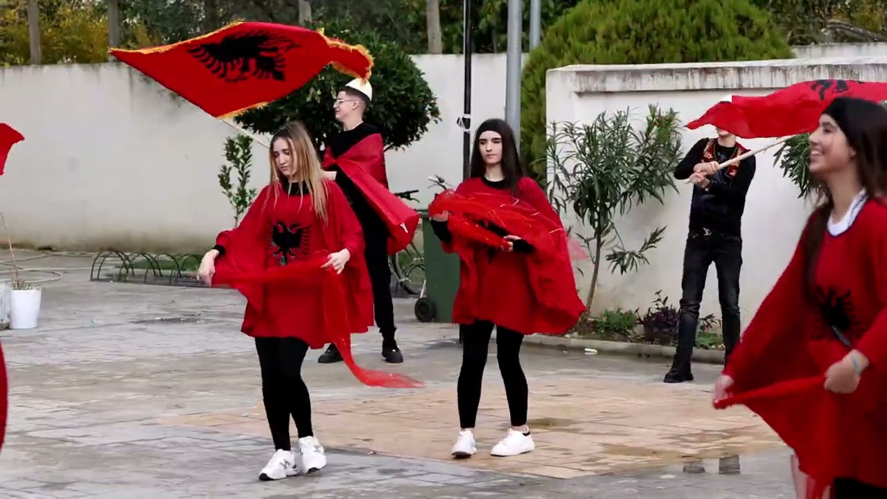 Gëzuar, shqiptarë kudo që jeni! 🇦🇱 (Vallja e Shqipeve)