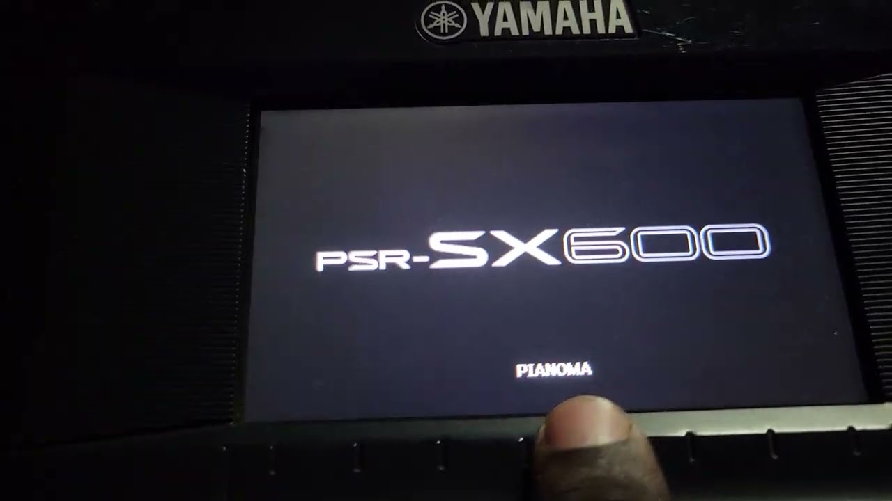 Comment afficher son nom en ecran d'accueil et  Changer la langue sur piano SX 600/700/900