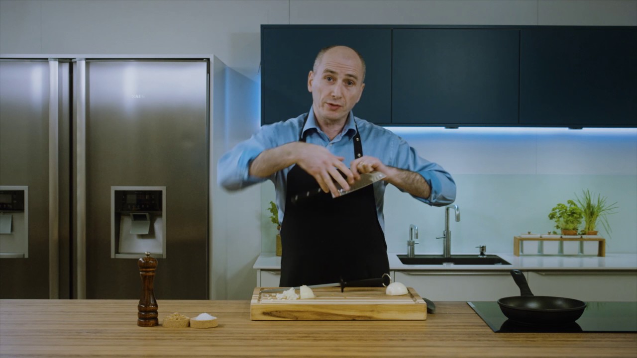 Soleiðis hvessir Leif knív