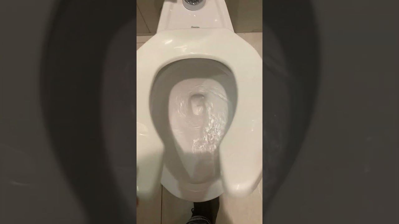 Hilton Garden Inn Men’s Restroom
