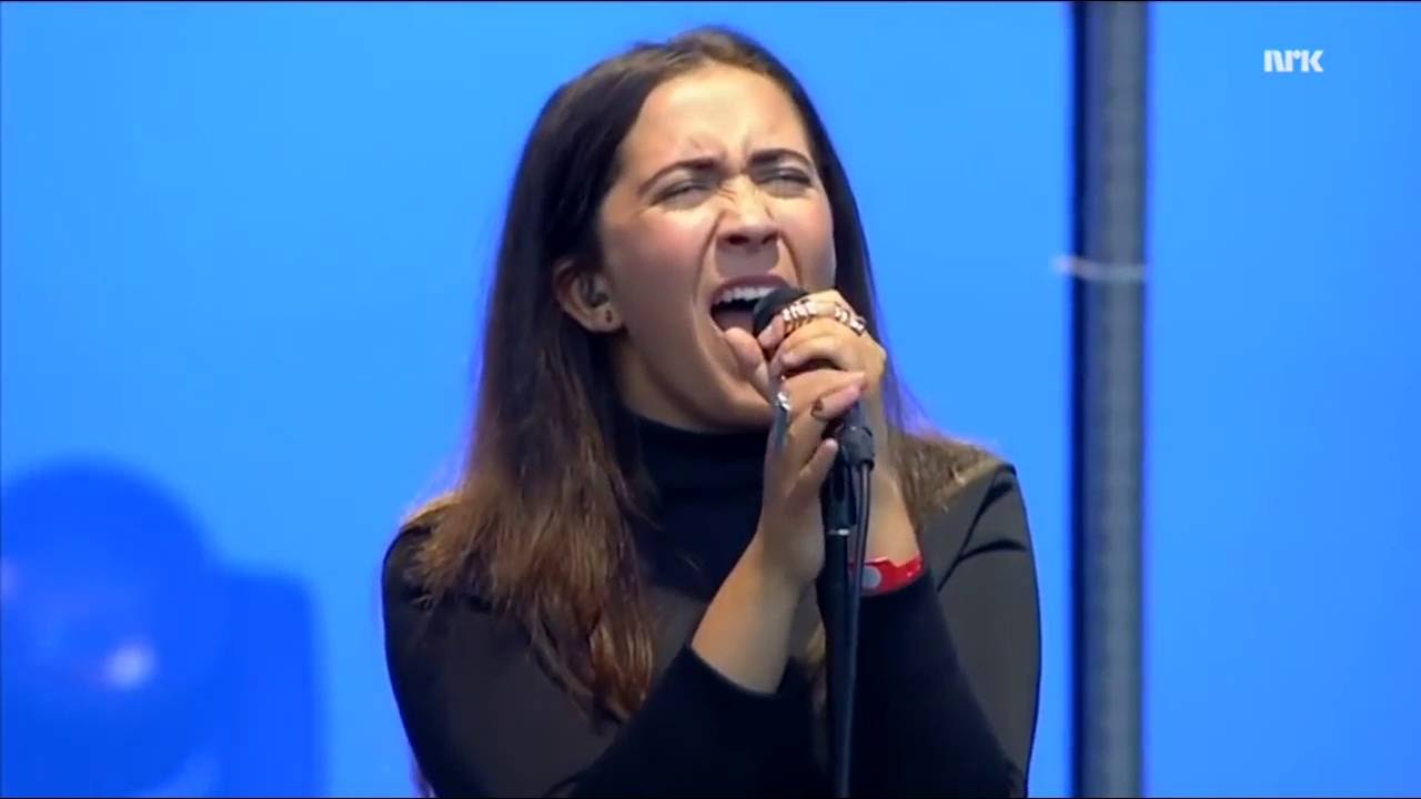 Emilie Nicolas - Grown Up & Pstereo (Live)