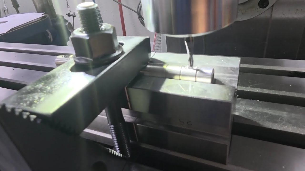 Cutting a Keyway in a 12mm Shaft | Precision Milling Process