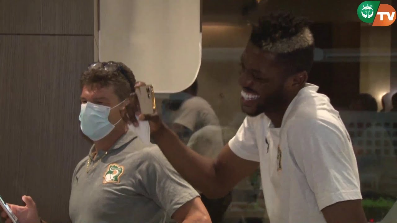Le bizutage de Ulrich N'drin , Hassane Kamara, Soro Ismael et Serge Aka .