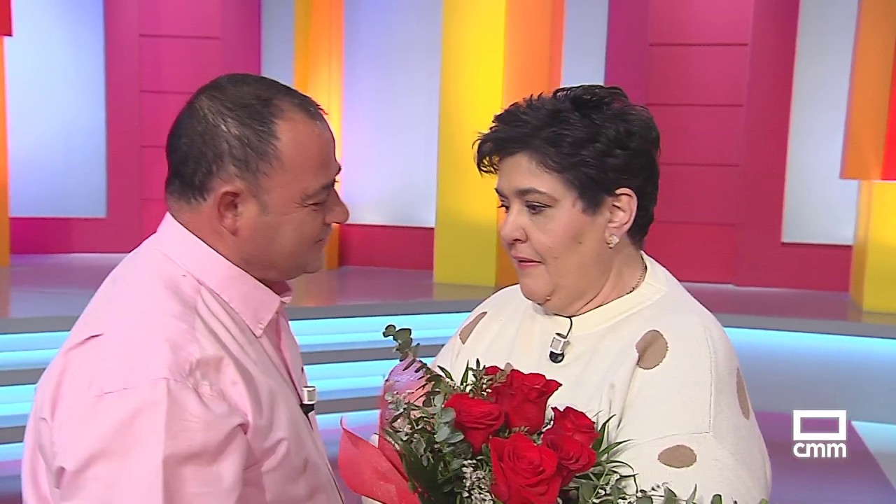Conchi tiene un encuentro en la mampara con Jesús | En Compañía