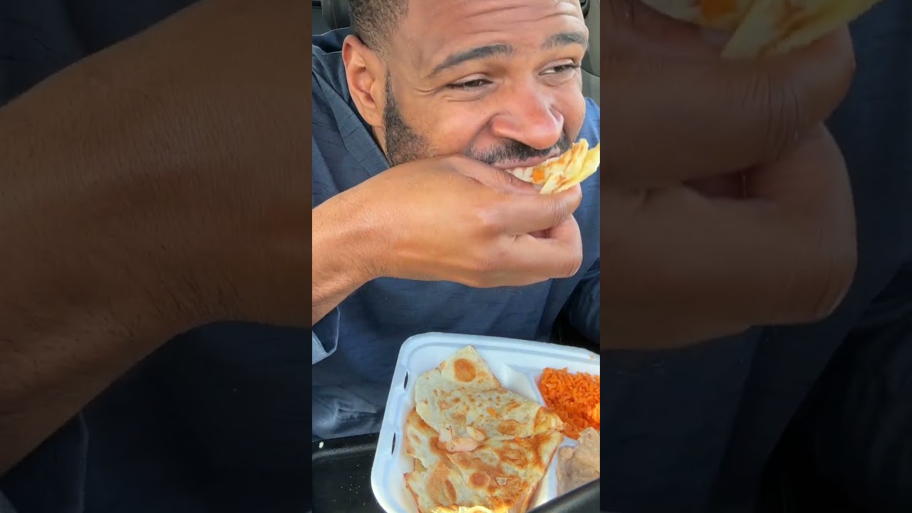 The Best MEXICAN Street Food In Detroit (W/Chicharron)
