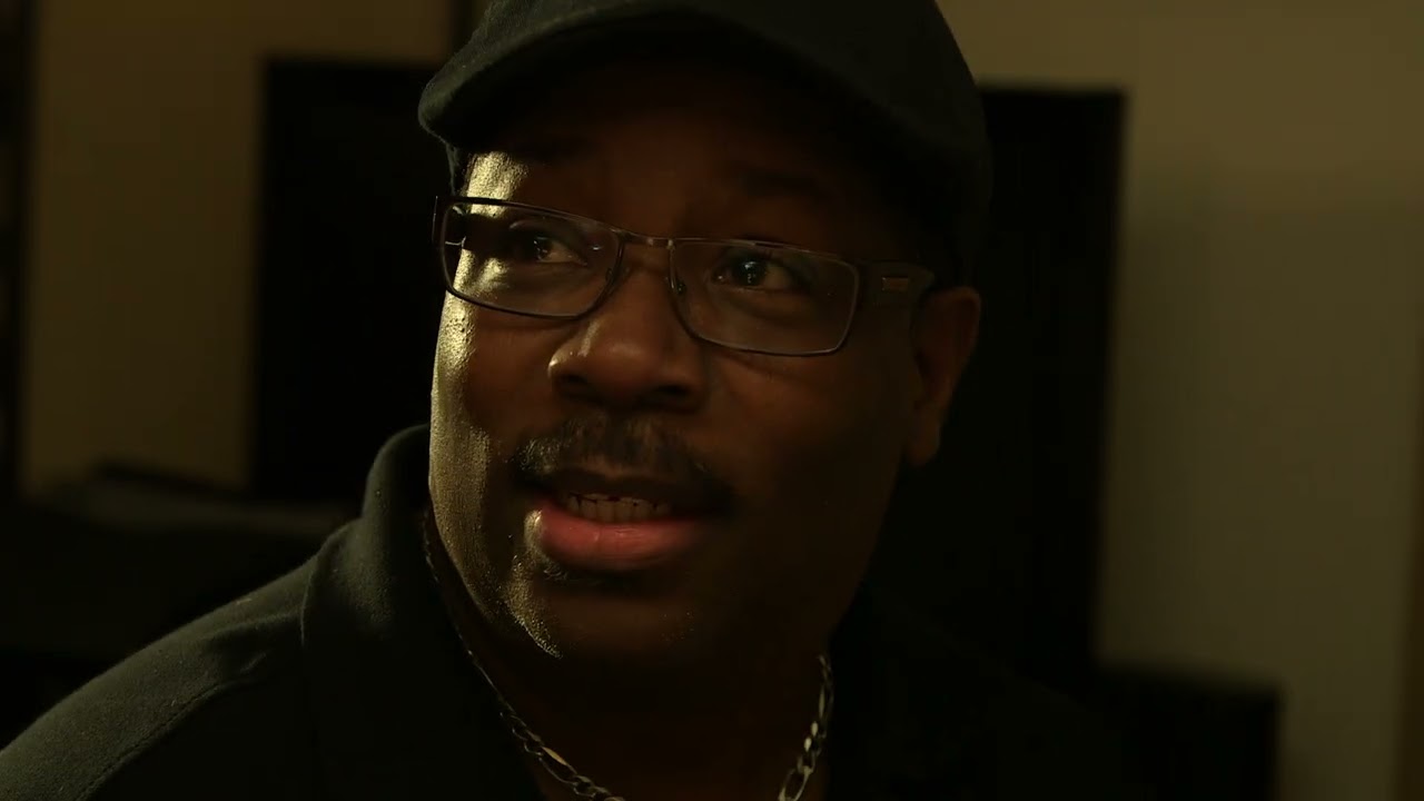 STEVE ARRINGTON PLAYS DRUMS
