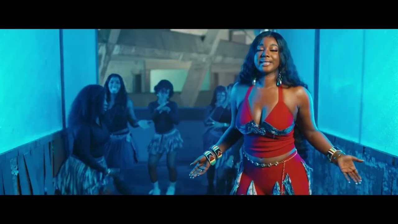Mia Guisse, Viviane Chidid - On a pas le temps (clip Officielle)