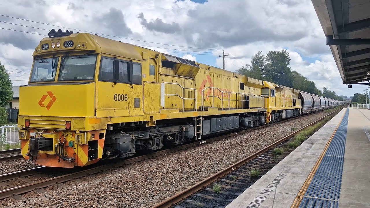 10/03/26 Aurizon Coal Train ER426 passing Beresfield 
